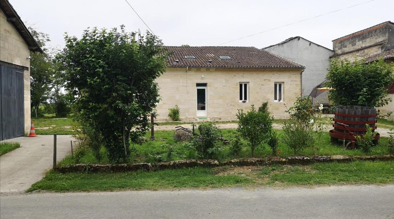 Longere Du Chateau Vieux Mougnac Petit-Palais-et-Cornemps Exterior photo